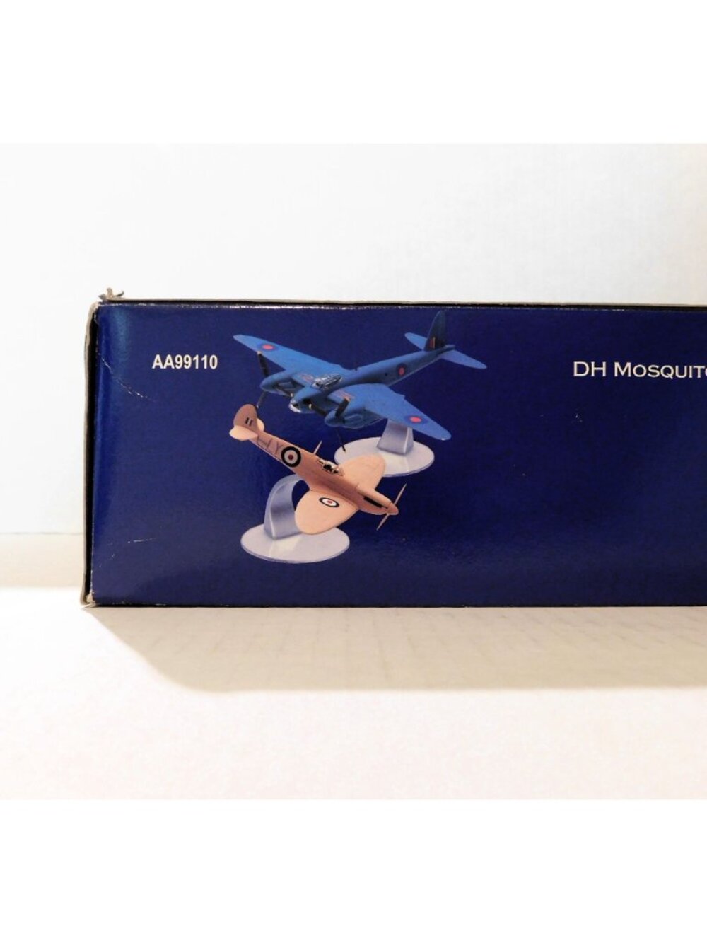 Corgi 1:72 Scale DH Mosquito PR MkIV & Spitfire PRVII Set World War II AA99110 - Picture 13 of 16